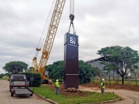 /trabajos/2026/04/23/totem-luminoso-metal-10.jpg