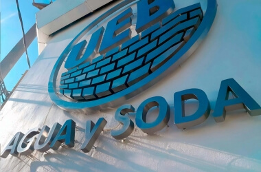 /trabajos/2025/07/27/letras-de-acero-luminosas-soda-ueb-22.jpg