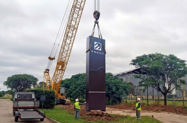 /trabajos/2026/04/23/totem-luminoso-metal-10.jpg