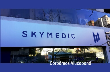 /trabajos/2026/08/18/letras-corporeas-alucobond-skymedica-06-luminosas.jpg