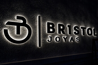 /trabajos/2026/01/27/bristol-joyas-letras-luminosas-11.jpg